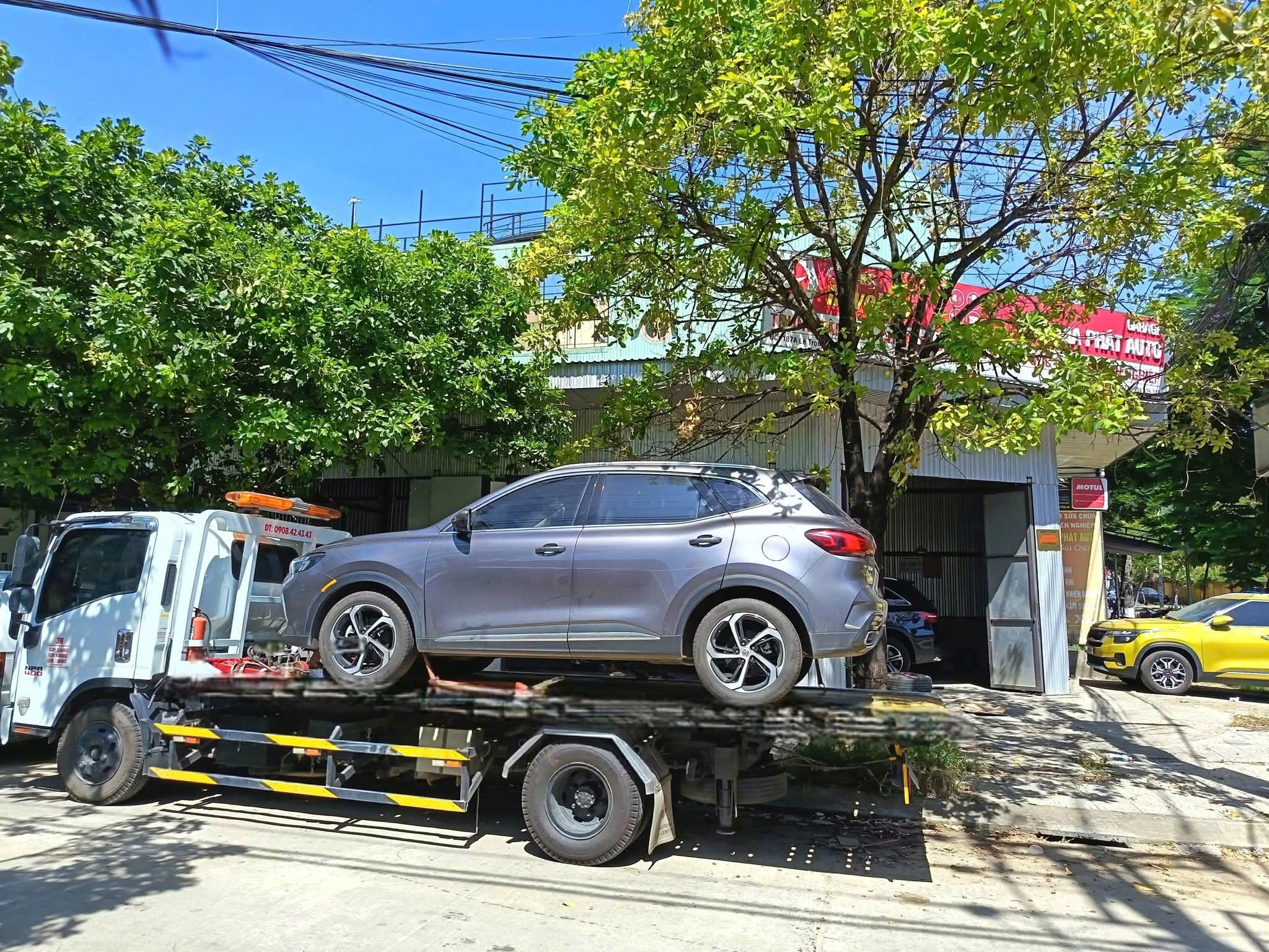 Vận chuyển xe SUV về Gara Đại Phát Auto