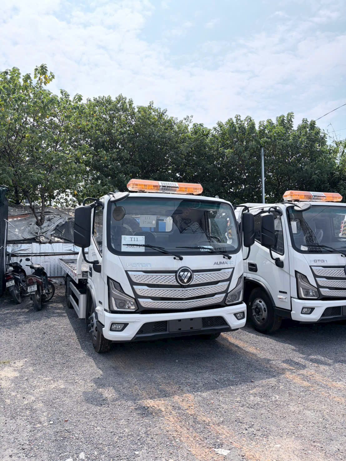 Dàn xe cứu hộ trực chiến 24/7 tại bãi